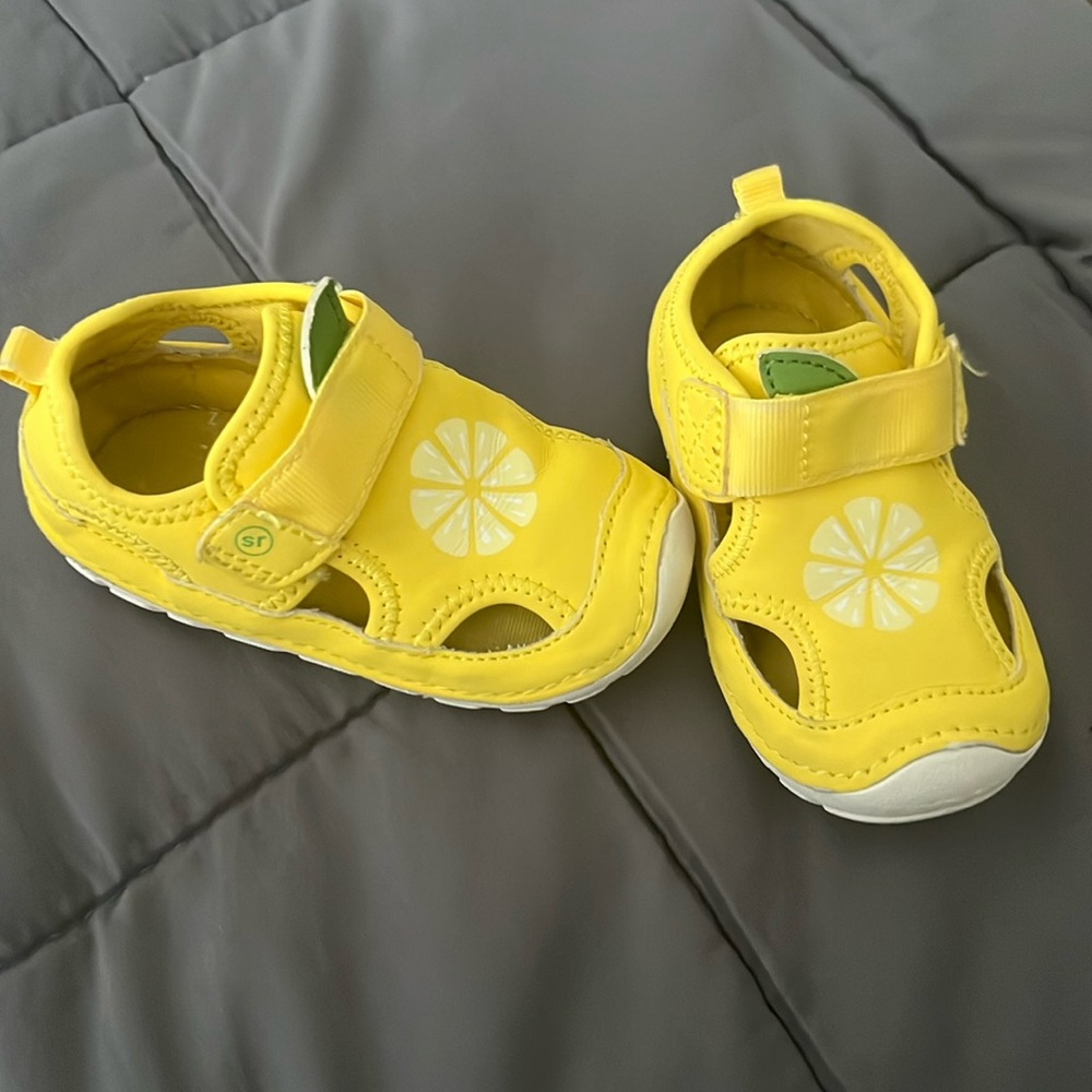 Stride Rite Soft Sandals - Lemon